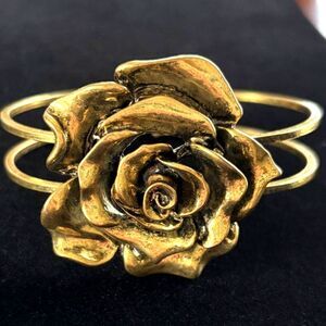 Vintage Sculpted Rose Hinged Bangle Bracelet Gold Tone Floral Statement